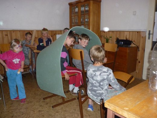 Marek zatýká lupiče Dalíka a Fandu.jpg