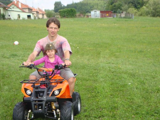 Peťa a naše malá vojanda Markétka.jpg